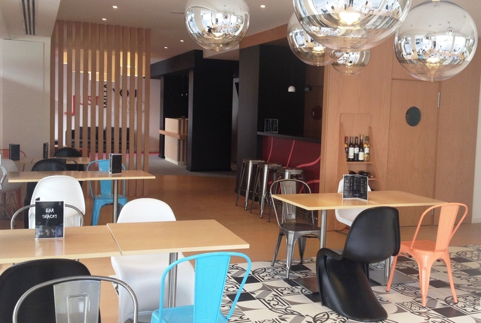 Imagen del bar/restaurante del Hotel Stay Faro Centro. Foto 3