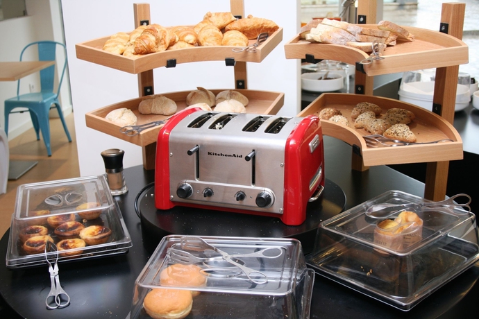 Imagen del bar/restaurante del Hotel Stay Faro Centro. Foto 4