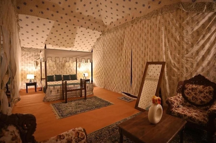 Imagen de los interiores del Hotel Stay In Kumbh. Foto 11