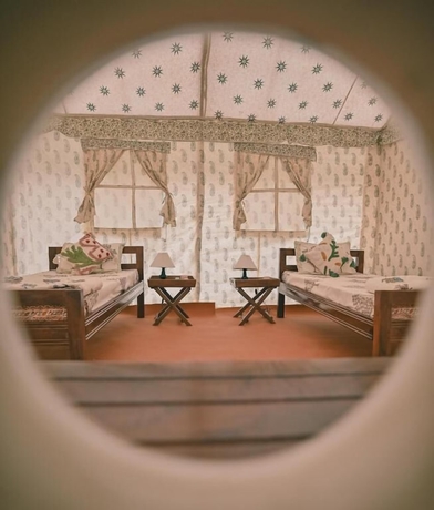 Imagen de los interiores del Hotel Stay In Kumbh. Foto 15