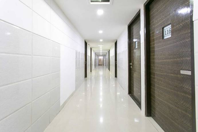 Imagen de los interiores del Hotel Stay Inn, Ambivali. Foto 11