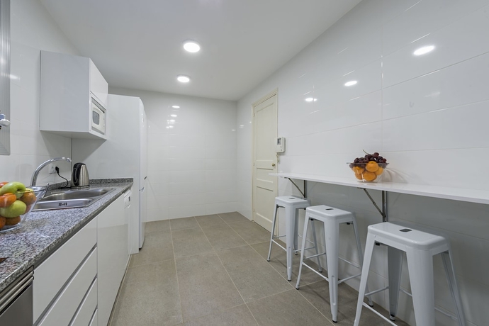 Imagen de los interiores del Hotel Stay Inn Bcn Suites. Foto 17