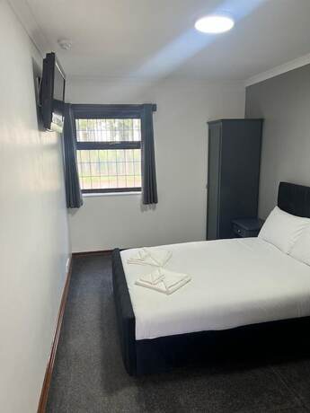 Imagen de la habitación del Hotel Stay Inn Express. Foto 16