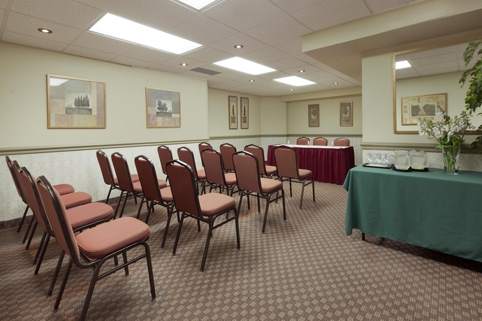 Imagen de los interiores del Hotel Stay Inn, Toronto. Foto 12