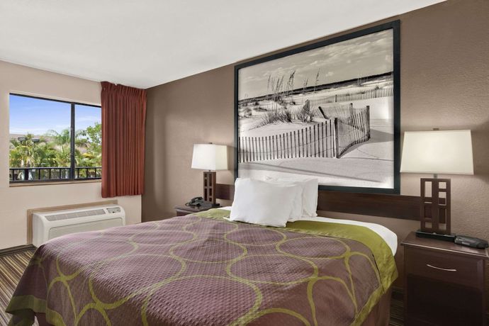 Imagen de la habitación del Hotel Stay Inn and Suites, Fort Myers . Foto 4