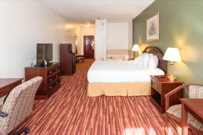 Imagen de la habitación del Hotel Stay Inn and Suites Montgomery. Foto 10
