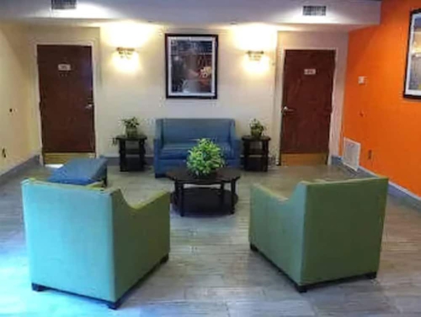 Imagen de los interiores del Hotel Stay Inn and Suites Montgomery. Foto 12