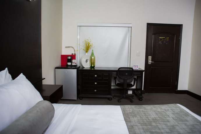 Imagen de la habitación del Hotel Stay Inns. Foto 18