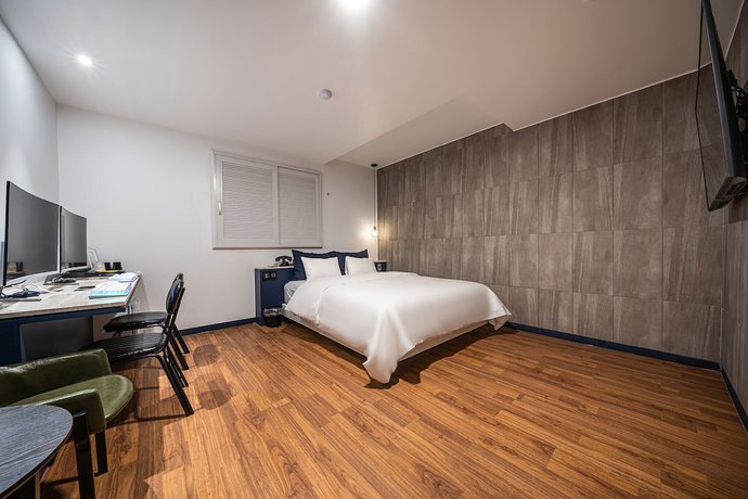 Imagen de la habitación del Hotel Stay Month. Foto 14