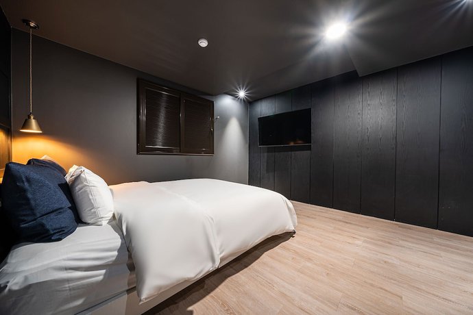 Imagen de la habitación del Hotel Stay Month. Foto 15