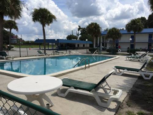 Imagen de la habitación del Hotel Stay Plus Inn. Foto 2