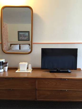 Imagen de la habitación del Hotel Stay Plus Inn. Foto 4