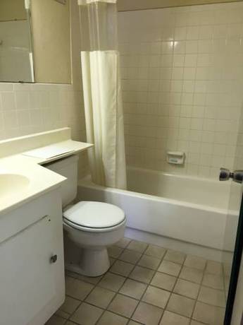 Imagen de la habitación del Hotel Stay Plus Inn. Foto 11