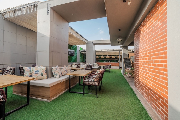 Imagen del bar/restaurante del Hotel Stay Studio and Residences. Foto 5