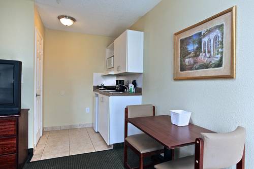 Imagen de la habitación del Hotel Stay Suites Of America - Orange Park. Foto 5