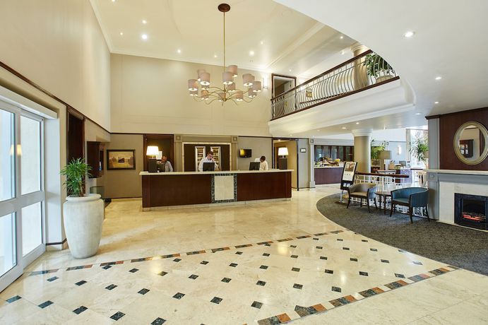 Imagen de los interiores del Hotel StayEasy Century City. Foto 9