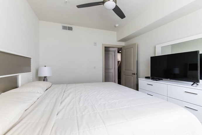 Imagen de la habitación del Hotel StayOvr at Legacy West - Windrose. Foto 16