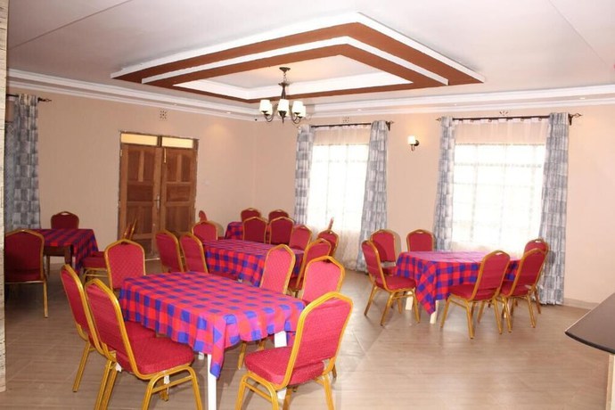 Imagen del bar/restaurante del Hotel Stay.Plus Villa Serene Kitale. Foto 4
