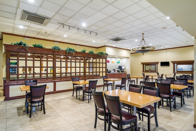 Imagen del bar/restaurante del Hotel Stayable Jacksonville West. Foto 2