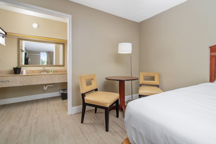 Imagen de la habitación del Hotel Stayable Lakeland. Foto 13