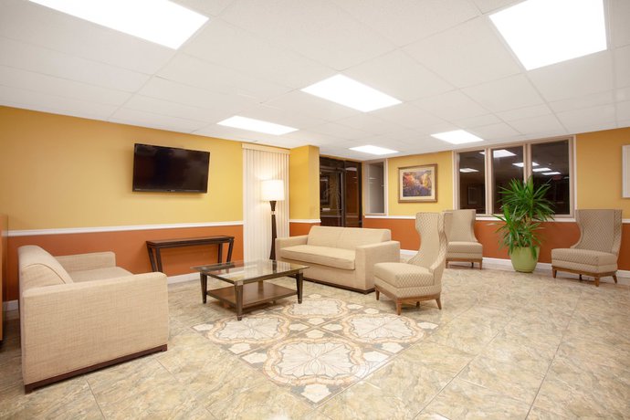 Imagen de los interiores del Hotel Stayable Suites Kissimmee East. Foto 16