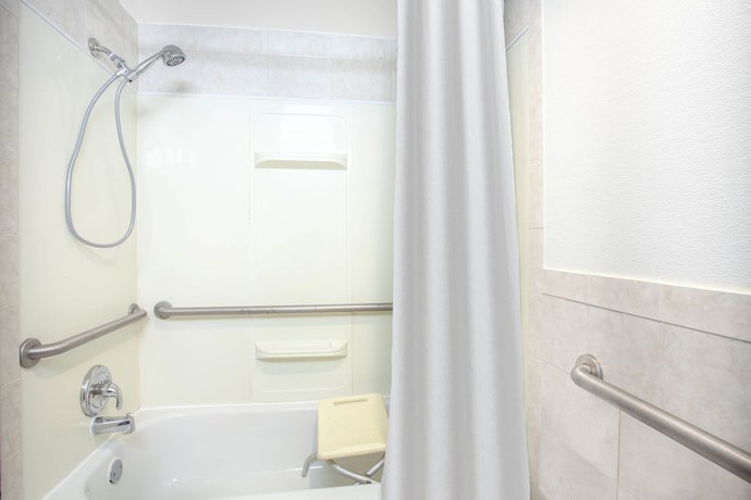 Imagen de la habitación del Hotel Stayable Suites Kissimmee East. Foto 8