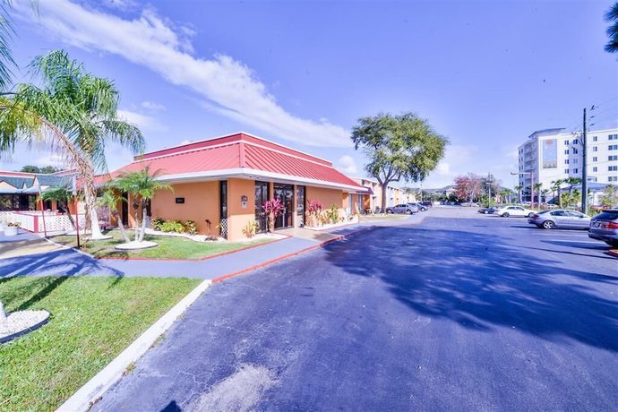 Imagen de la piscina del Hotel Stayable Suites Kissimmee East. Foto 19