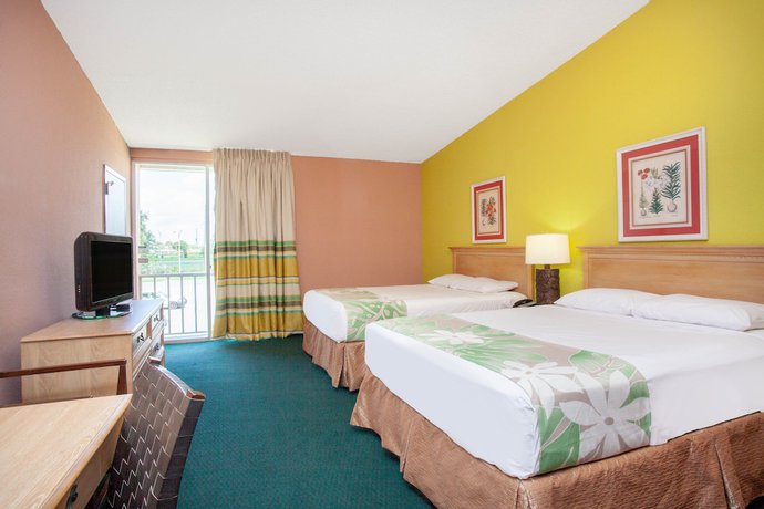 Imagen de la habitación del Hotel Stayable Suites Kissimmee East. Foto 12