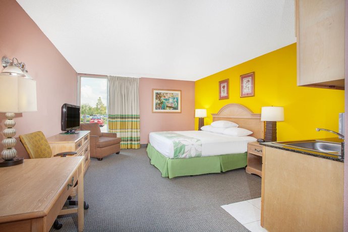 Imagen de la habitación del Hotel Stayable Suites Kissimmee East. Foto 15