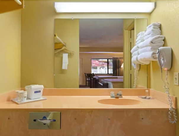 Imagen de la habitación del Hotel Stayable Suites Kissimmee West. Foto 8