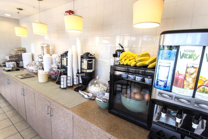 Imagen del bar/restaurante del Hotel Stayable Suites Orlando. Foto 5