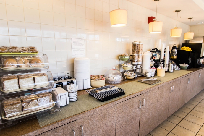 Imagen del bar/restaurante del Hotel Stayable Suites Orlando. Foto 6