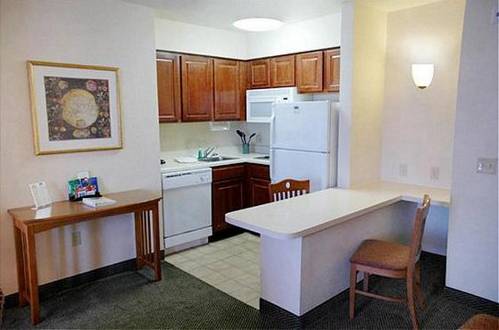 Imagen de la habitación del Hotel Staybridge Suites Allentown Airport Lehigh Valley. Foto 2