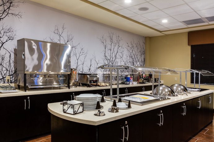 Imagen del bar/restaurante del Hotel Staybridge Suites Atlanta Airport by IHG. Foto 2