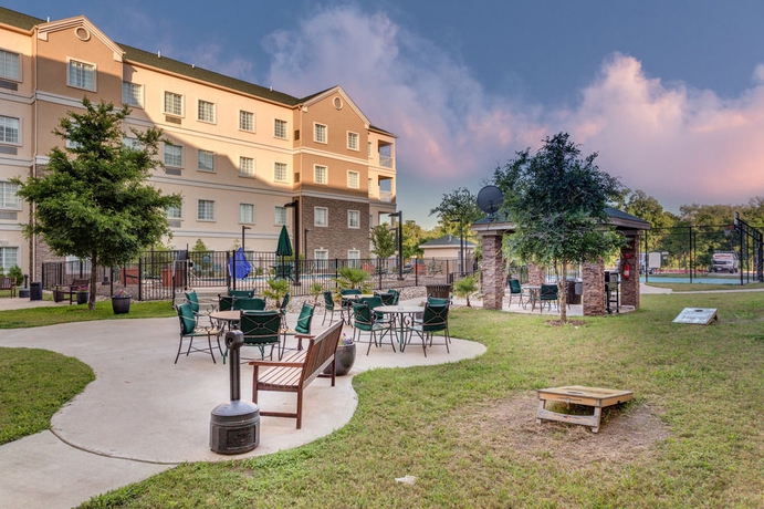 Imagen de los exteriores del Hotel Staybridge Suites Austin Central / Airport Area, An Ihg. Foto 7