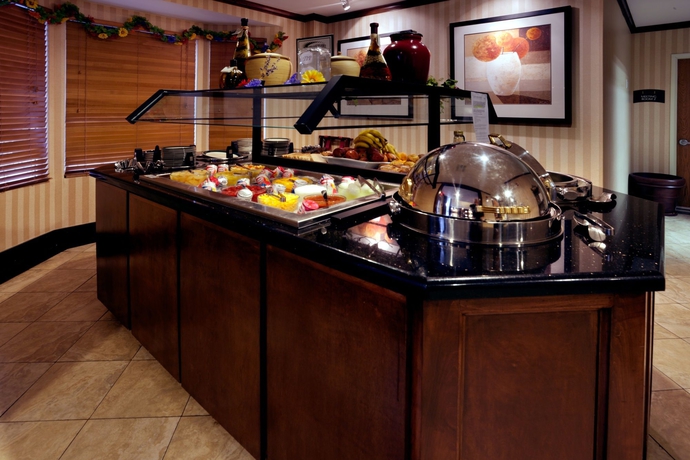 Imagen del bar/restaurante del Hotel Staybridge Suites Austin Central / Airport Area, An Ihg. Foto 2