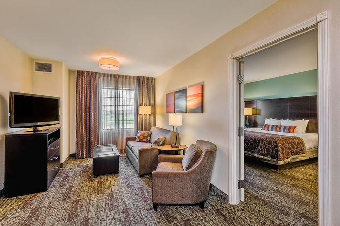 Imagen de los interiores del Hotel Staybridge Suites Bismarck. Foto 14