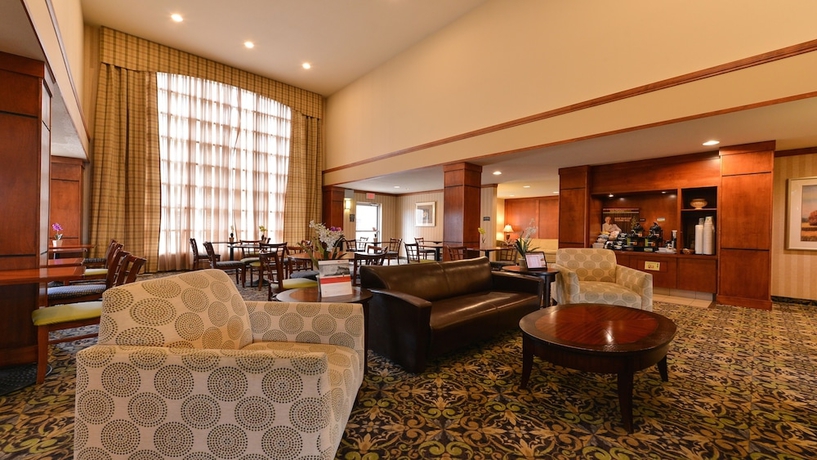 Imagen de los interiores del Hotel Staybridge Suites Calgary Airport, An Ihg. Foto 15