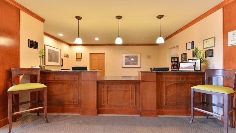 Imagen de los interiores del Hotel Staybridge Suites Calgary Airport, An Ihg. Foto 16