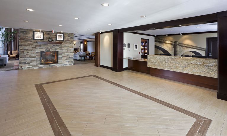 Imagen de la piscina del Hotel Staybridge Suites Canton, An Ihg. Foto 13