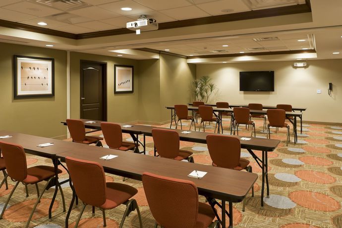 Imagen de los interiores del Hotel Staybridge Suites Canton, An Ihg. Foto 12