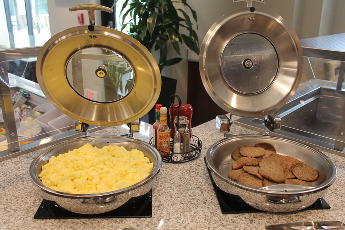 Imagen del bar/restaurante del Hotel Staybridge Suites Carlsbad, An Ihg. Foto 2