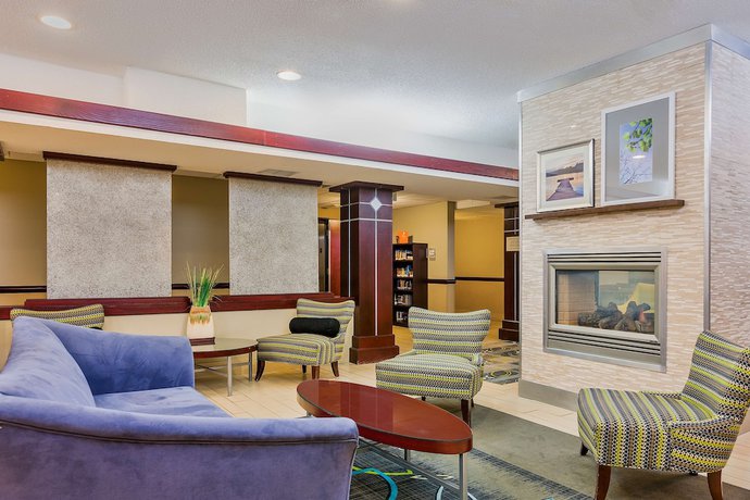Imagen de los interiores del Hotel Staybridge Suites Cedar Rapids North. Foto 17