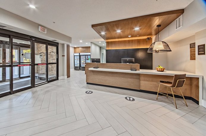 Imagen de los interiores del Hotel Staybridge Suites Cedar Rapids North. Foto 19