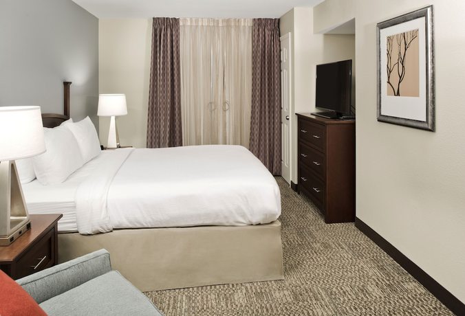 Imagen de la habitación del Hotel Staybridge Suites Charlotte Ballantyne, An Ihg. Foto 9