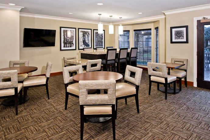 Imagen de los interiores del Hotel Staybridge Suites Charlotte Ballantyne, An Ihg. Foto 20