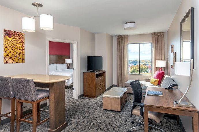 Imagen de la habitación del Hotel Staybridge Suites Charlottesville Airport, An Ihg. Foto 9