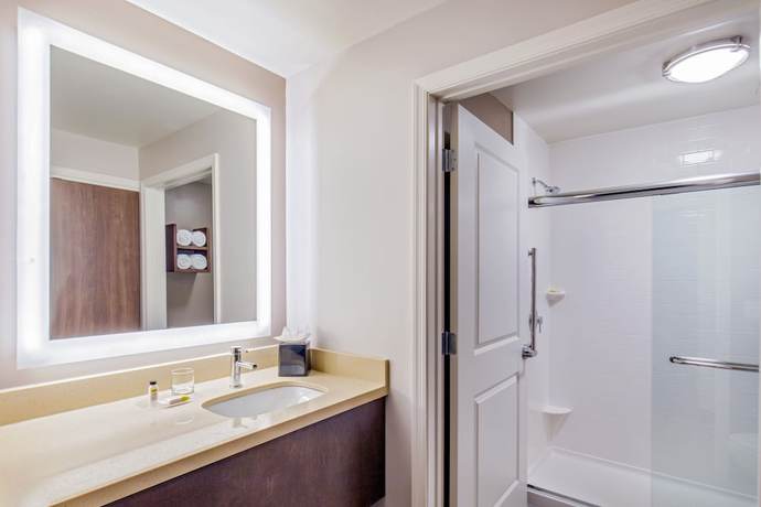 Imagen de la habitación del Hotel Staybridge Suites Charlottesville Airport, An Ihg. Foto 17