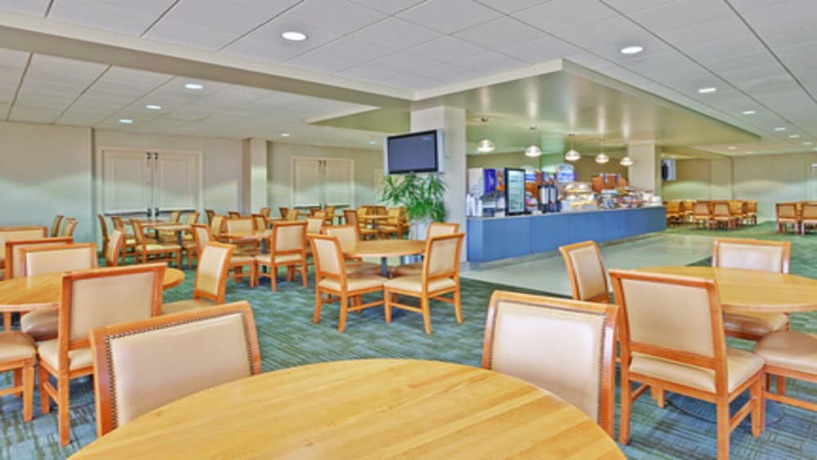 Imagen del bar/restaurante del Hotel Staybridge Suites Chicago O'hare - Rosemont, An Ihg. Foto 4