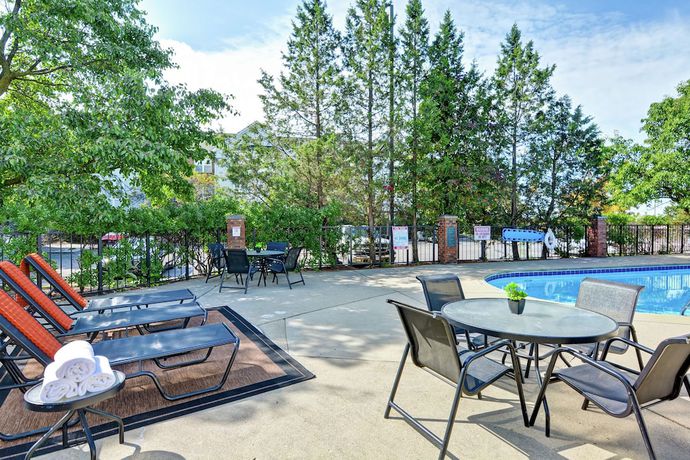 Imagen de la piscina del Hotel Staybridge Suites Columbus - Worthington. Foto 19